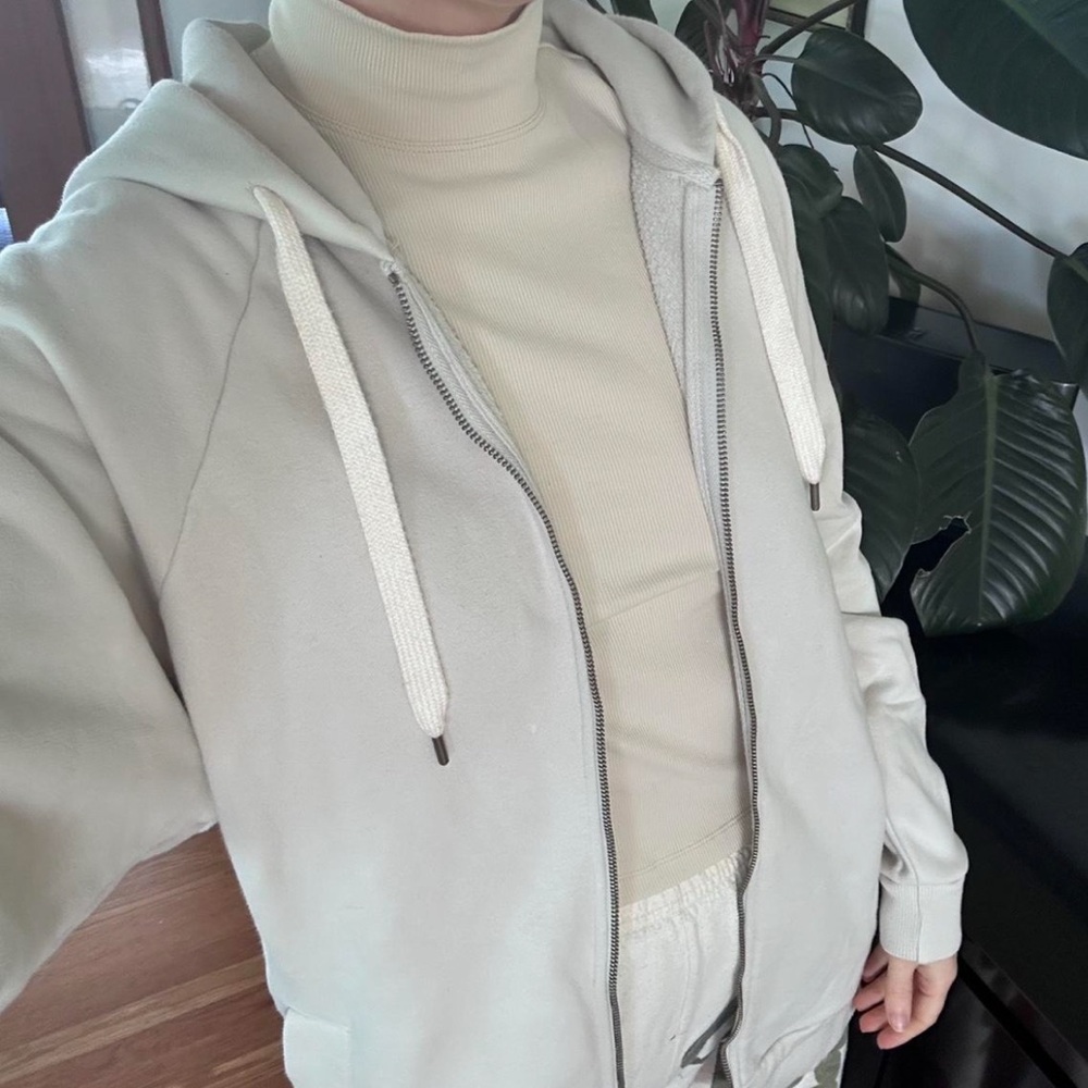 Vuori Restore Oversized Hoodie – Cream, Size Small, Excellent Condition